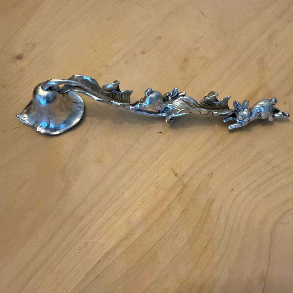 Vintage Silver Plated Bunny Rabbit and Acanthus Leaf candle snuffer